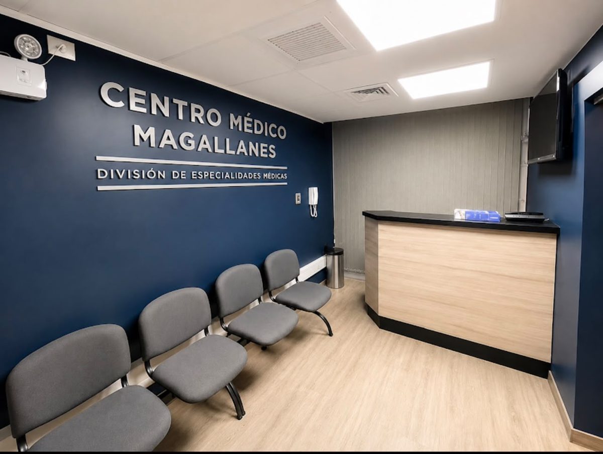 Recepción del Centro Médico Magallanes en el Edificio Singular